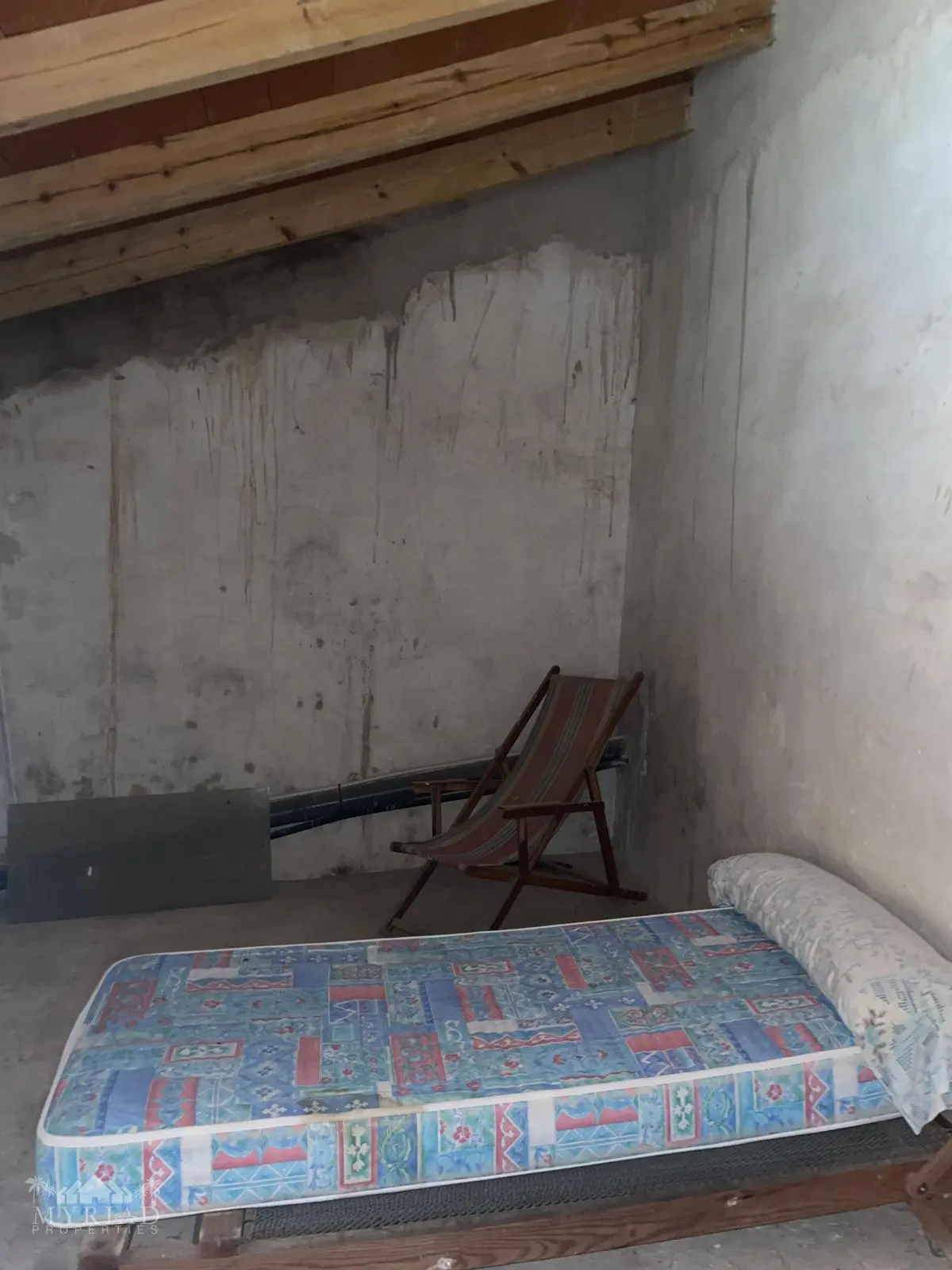 Cave House Of 0 M² With No Features In El Cantón, Spain