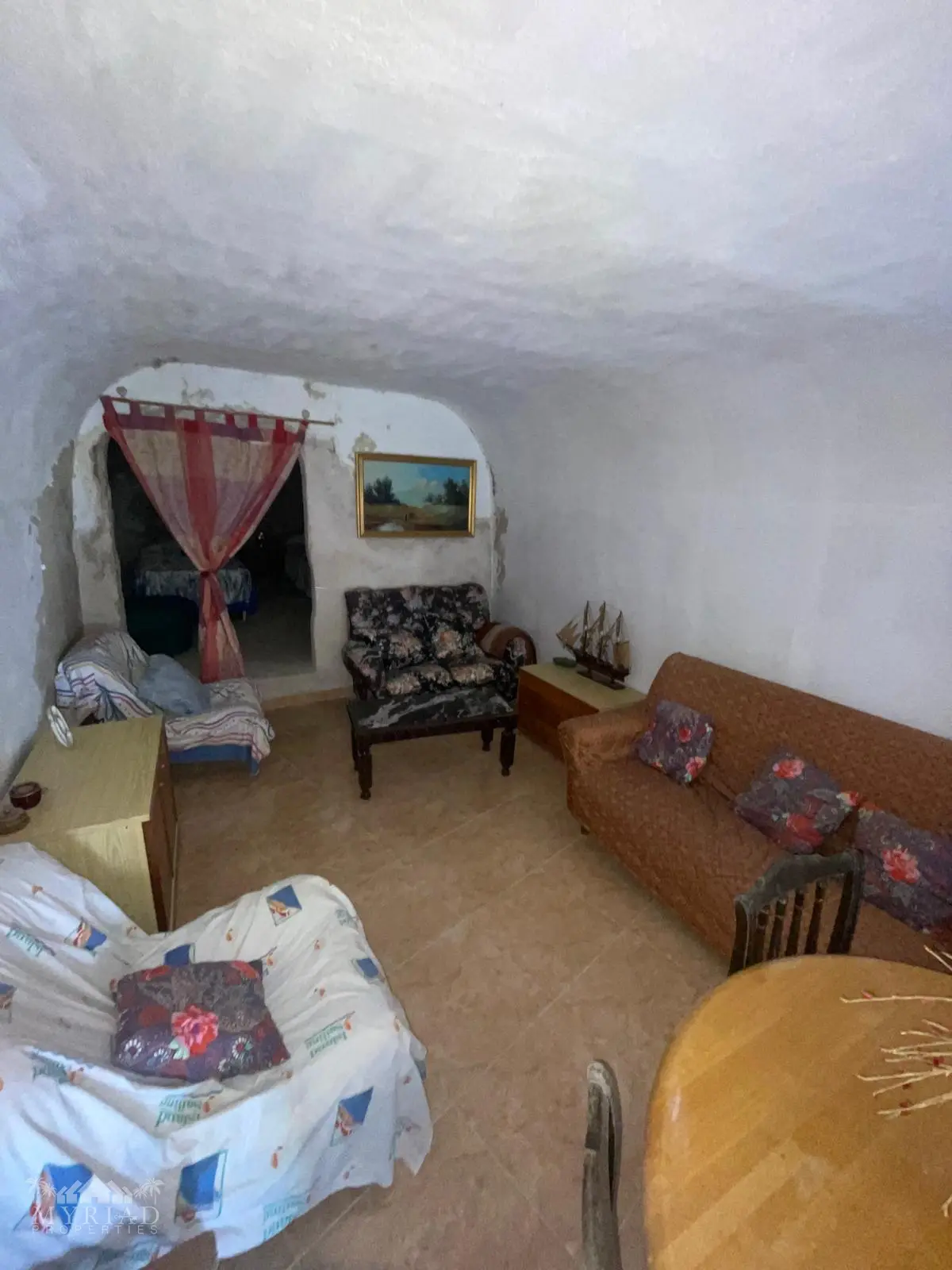 Cave House Of 0 M² With No Features In El Cantón, Spain