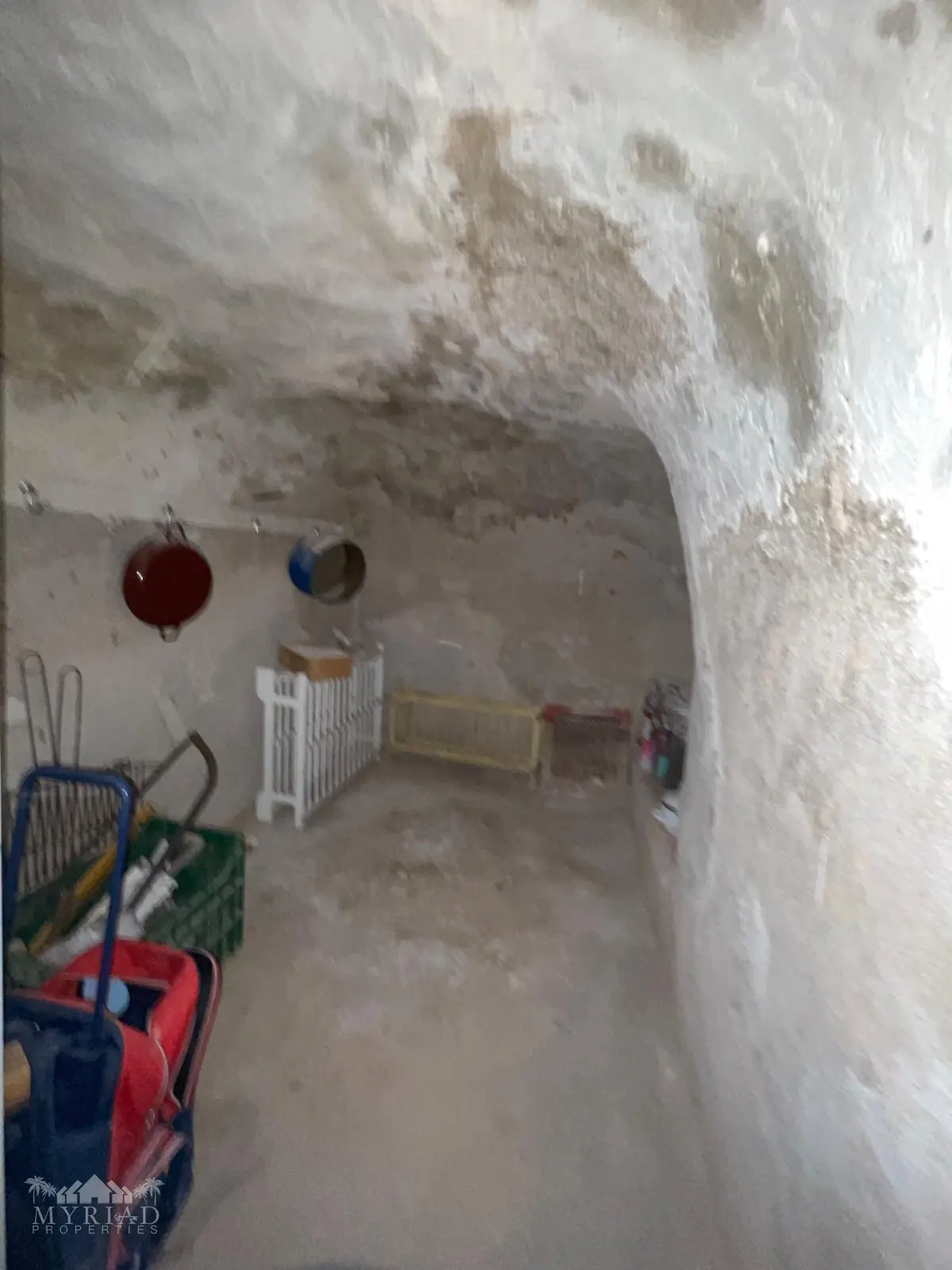 Cave House Of 0 M² With No Features In El Cantón, Spain