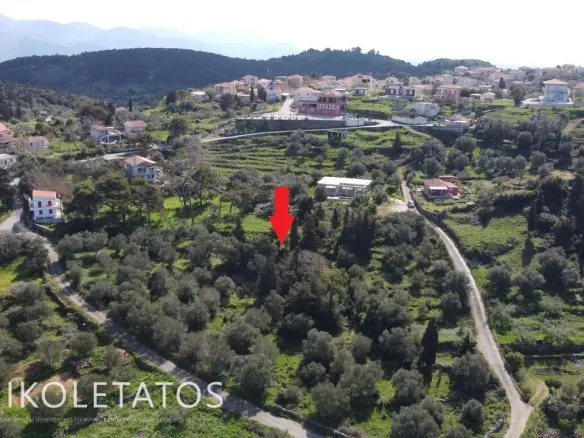 Land Of 2735 M² In Greece