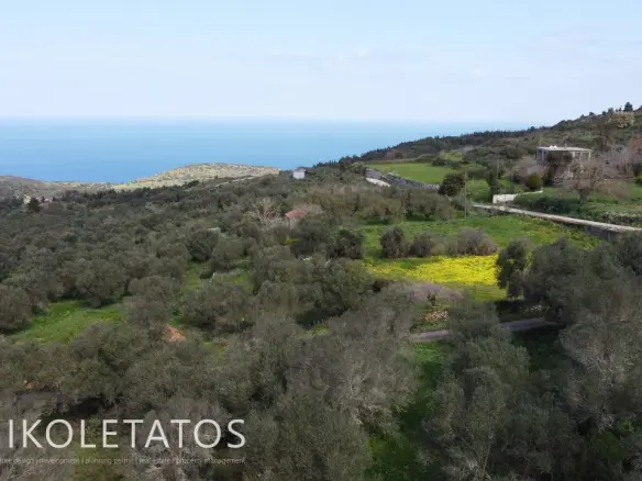 Land Of 2735 M² In Greece