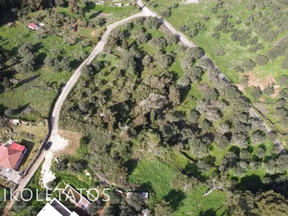 Land Of 2735 M² In Greece