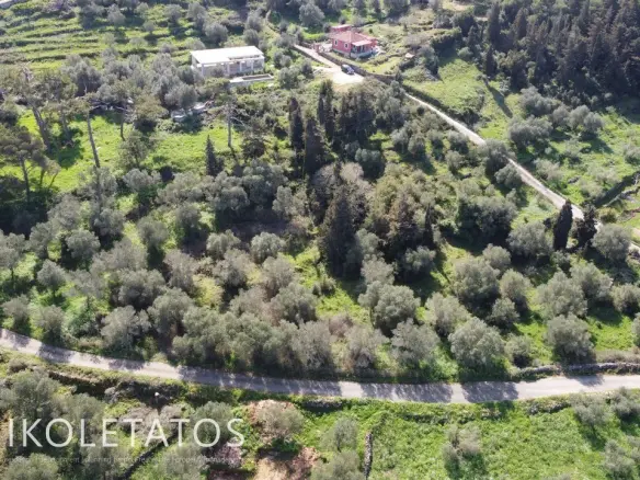 Land Of 2735 M² In Greece