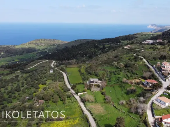Land Of 2735 M² In Greece