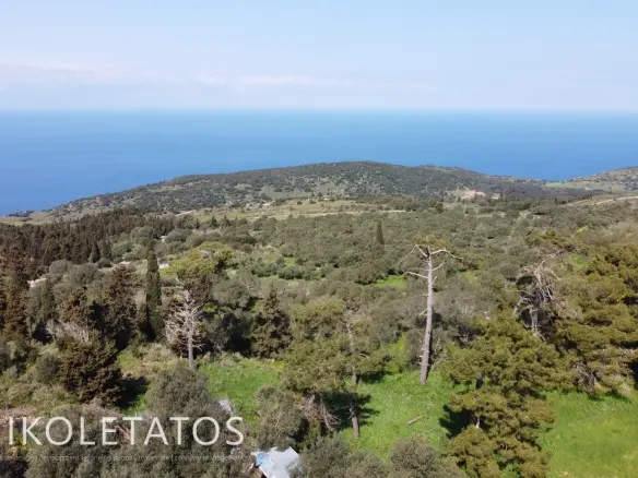 Land Of 2735 M² In Greece