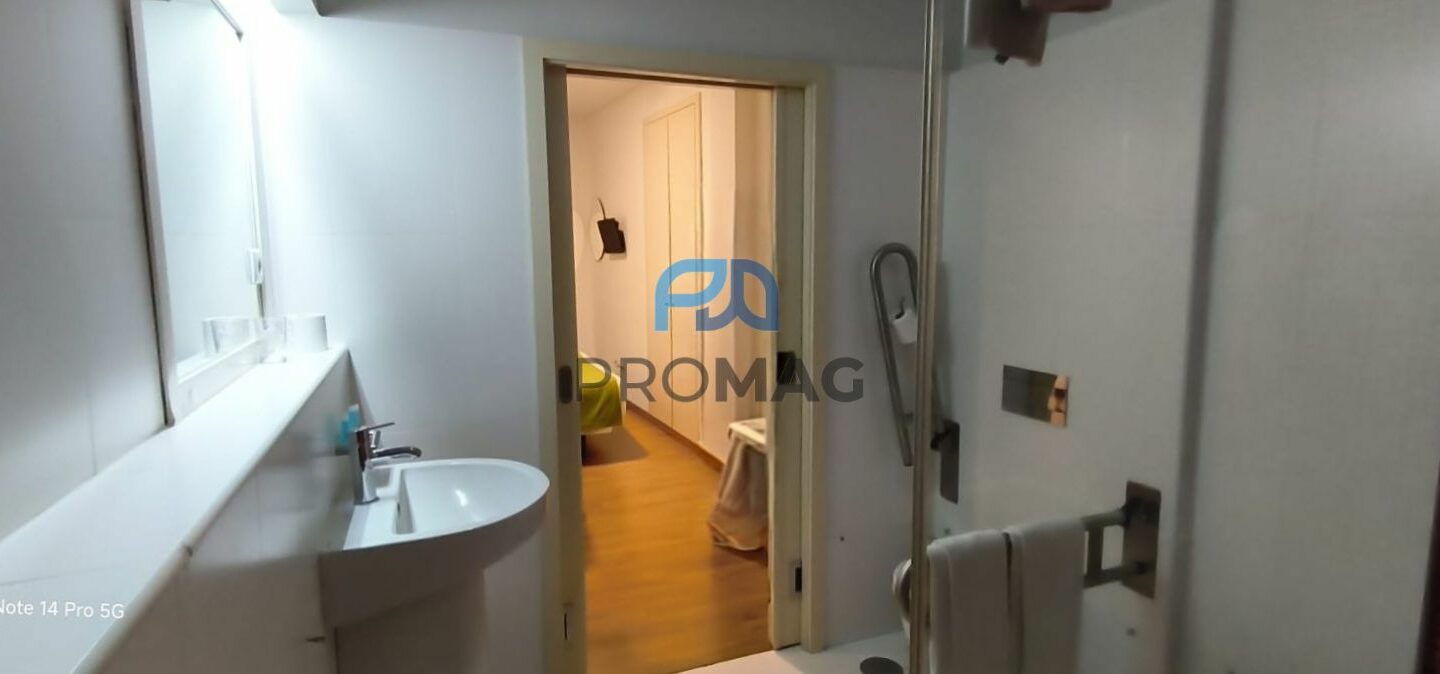 Hotel Of 755 M² With Douro River Marina In Caldas De Aregos