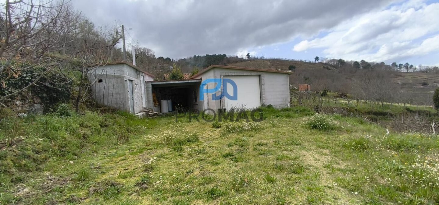 Buildable Plot Of 7,959 M² In Residential And/or Investment Location