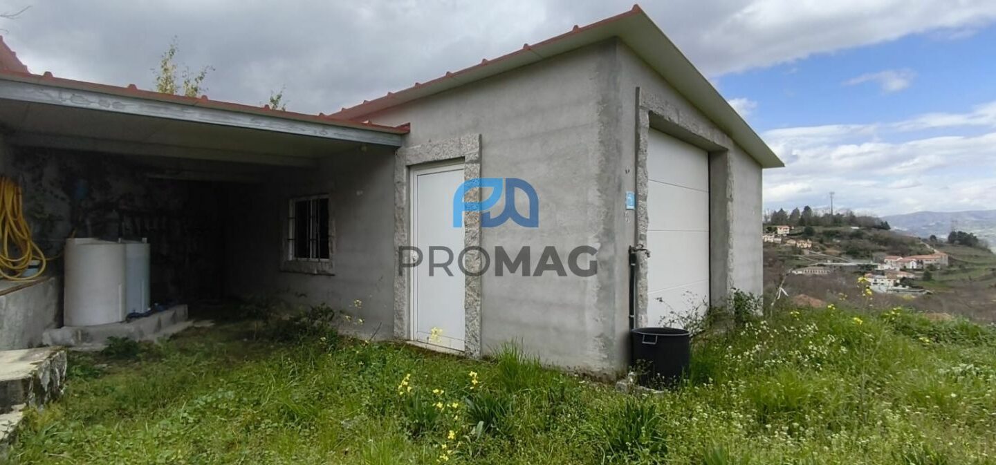 Buildable Plot Of 7,959 M² In Residential And/or Investment Location