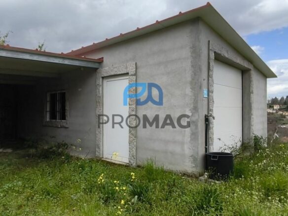 Buildable Plot Of 7,959 M² In Residential And/or Investment Location