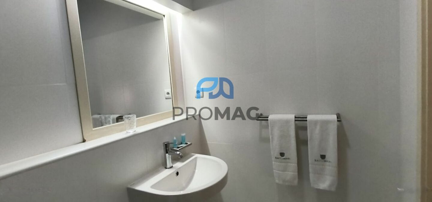 Hotel Of 755 M² With Douro River Marina In Caldas De Aregos