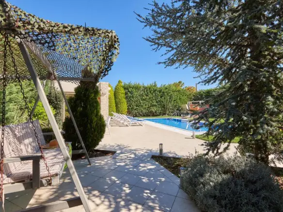 4-bedroom Villa In Heraclion Cretes, Greece (300 M²)