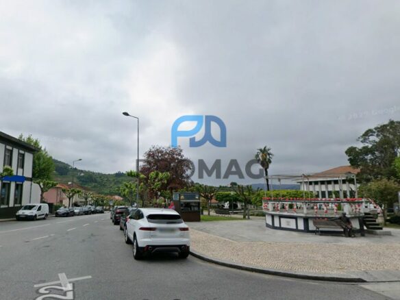 Hotel Of 755 M² With Douro River Marina In Caldas De Aregos