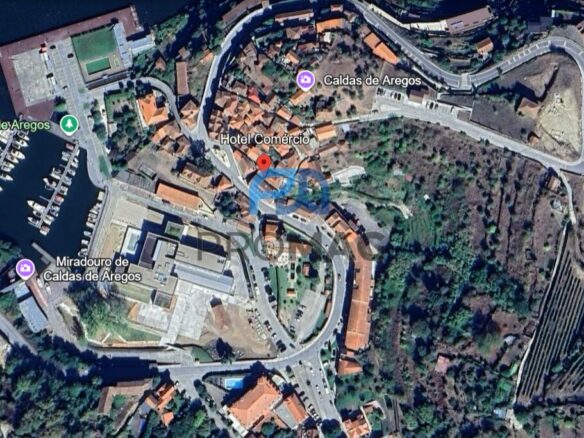 Hotel Of 755 M² With Douro River Marina In Caldas De Aregos
