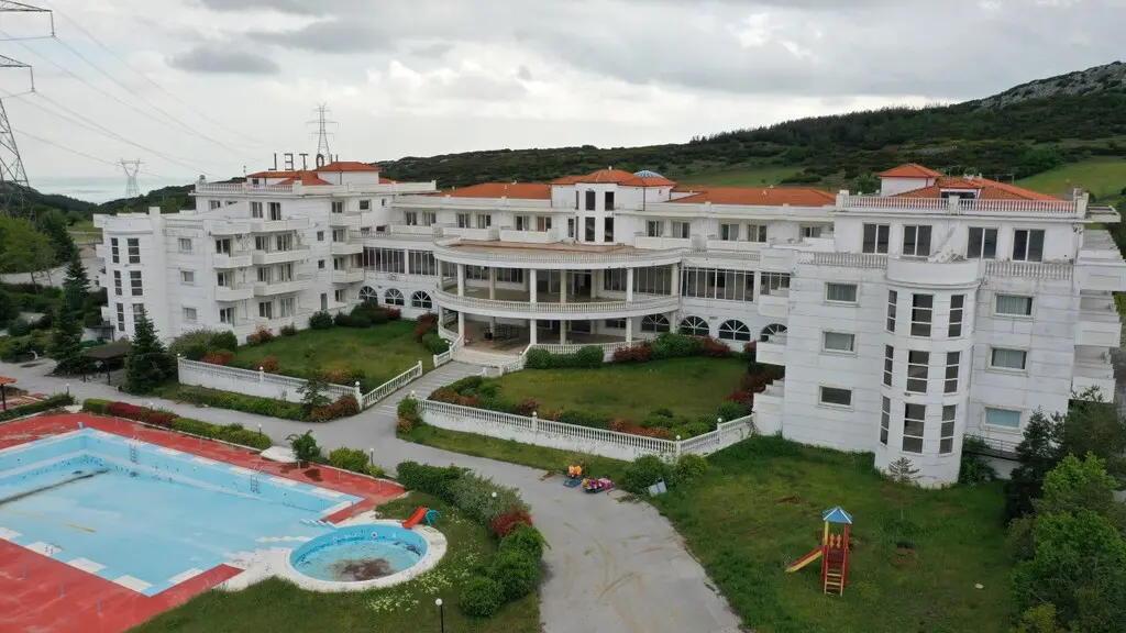 Hotel Of 4390 M² In The Suburbs Of Thessaloniki