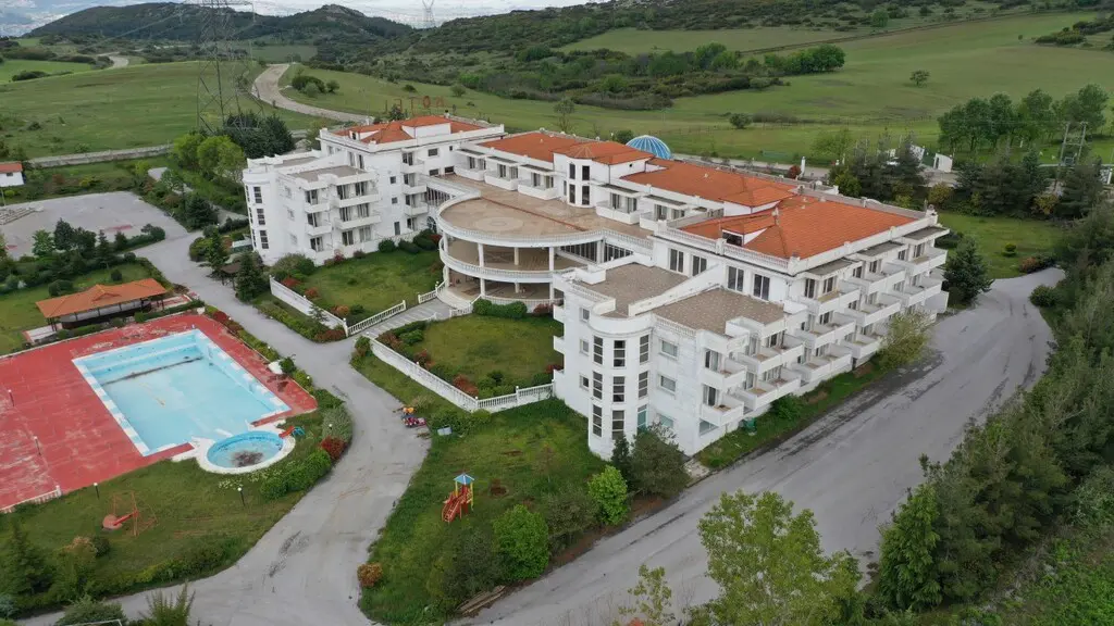 Hotel Of 4390 M² In The Suburbs Of Thessaloniki