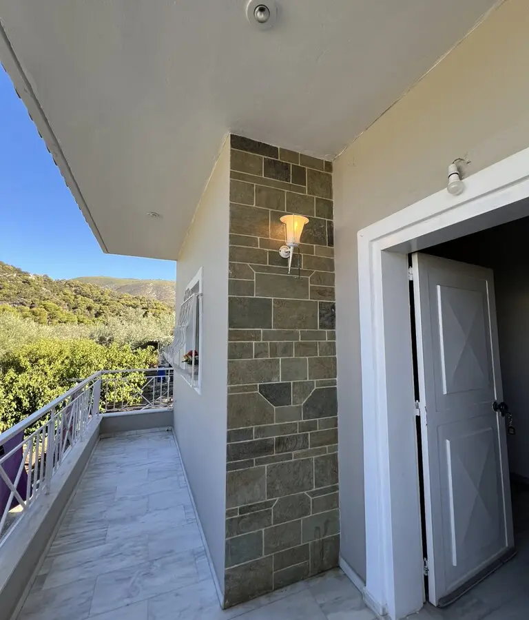3-bedroom Maisonette In Saronikos, Greece (114 M²)