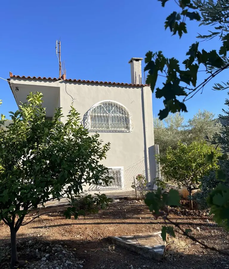 3-bedroom Maisonette In Saronikos, Greece (114 M²)