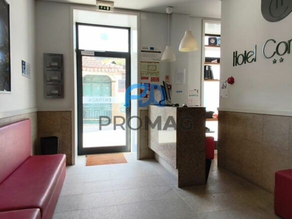 Hotel Of 755 M² With Douro River Marina In Caldas De Aregos