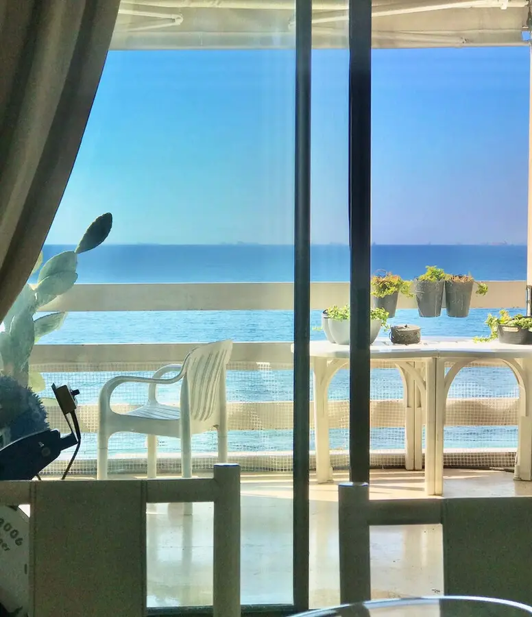 3-bedroom Flat In Palaio Faliro, Greece (165 M²)