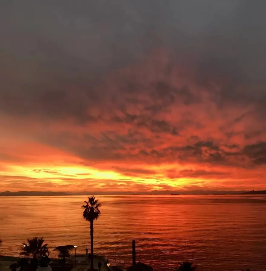 3-bedroom Flat In Palaio Faliro, Greece (165 M²)