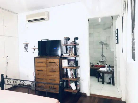 3-bedroom Flat In Palaio Faliro, Greece (165 M²)
