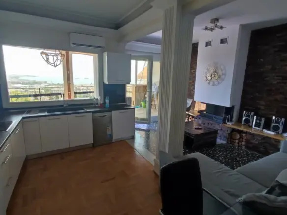 Flat In Neapoli, Greece (135 M²)