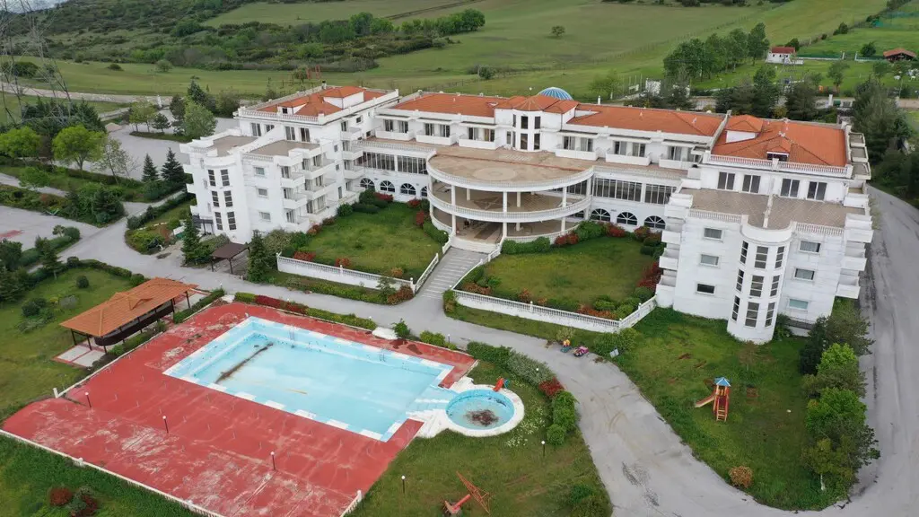 Hotel Of 4390 M² In The Suburbs Of Thessaloniki