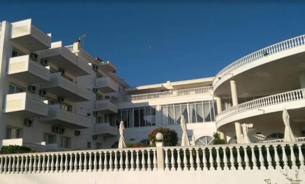 Hotel Of 4390 M² In The Suburbs Of Thessaloniki