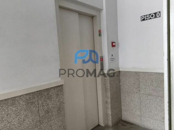 Hotel Of 755 M² With Douro River Marina In Caldas De Aregos