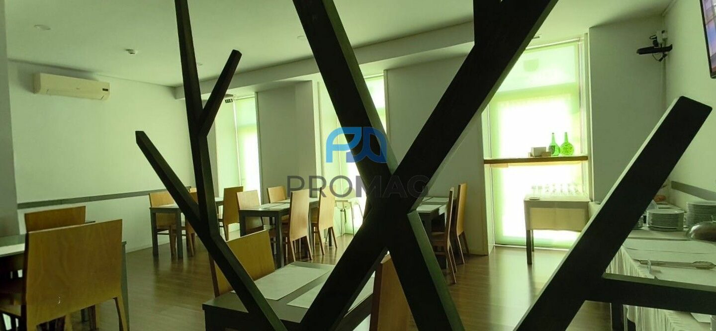 Hotel Of 755 M² With Douro River Marina In Caldas De Aregos