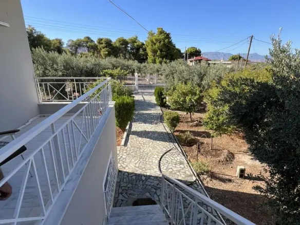 3-bedroom Maisonette In Saronikos, Greece (114 M²)