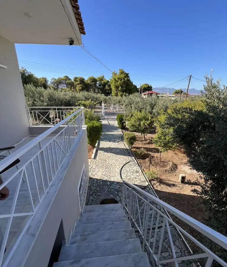 3-bedroom Maisonette In Saronikos, Greece (114 M²)