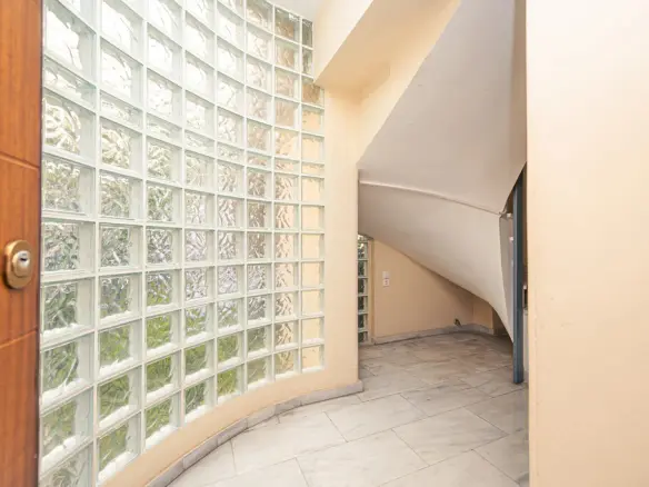 2-bedroom Flat In Ano Patisia, Greece (71 M²)