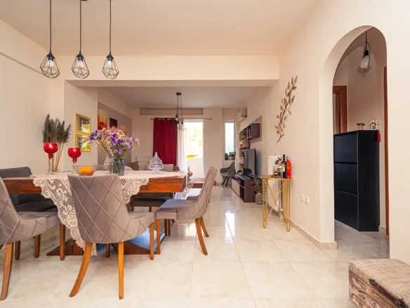 2-bedroom Flat In Ano Patisia, Greece (71 M²)