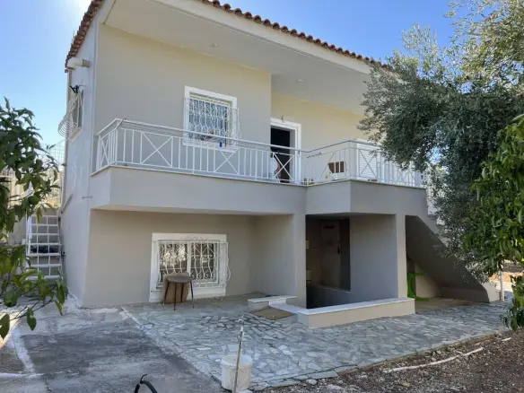 3-bedroom Maisonette In Saronikos, Greece (114 M²)