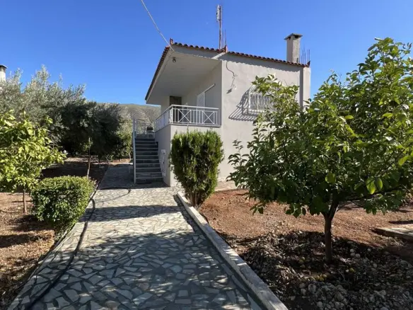 3-bedroom Maisonette In Saronikos, Greece (114 M²)
