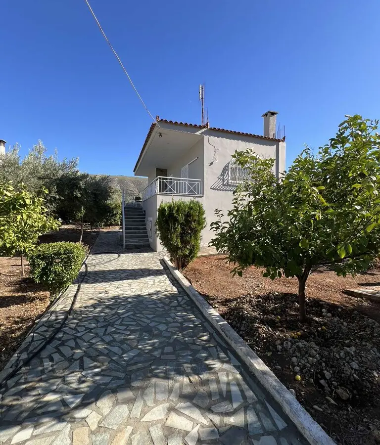 3-bedroom Maisonette In Saronikos, Greece (114 M²)