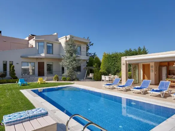 4-bedroom Villa In Heraclion Cretes, Greece (300 M²)