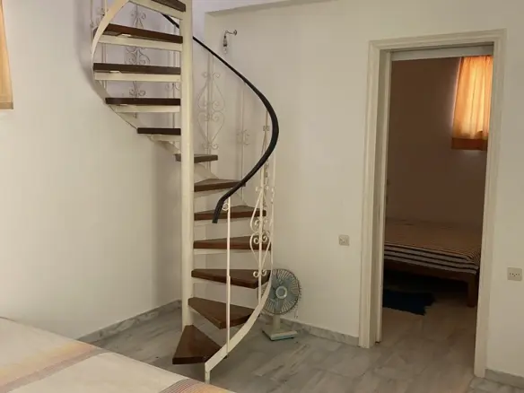 3-bedroom Maisonette In Saronikos, Greece (114 M²)