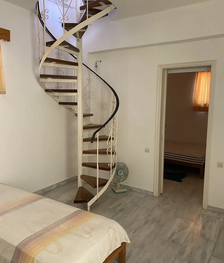 3-bedroom Maisonette In Saronikos, Greece (114 M²)