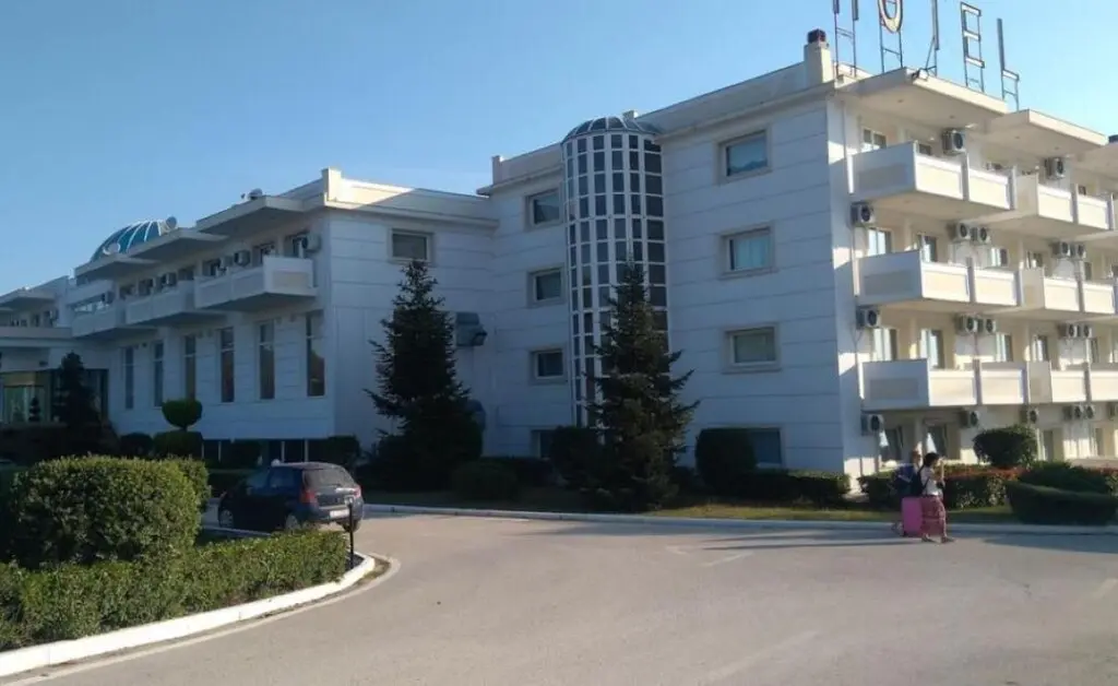 Hotel Of 4390 M² In The Suburbs Of Thessaloniki