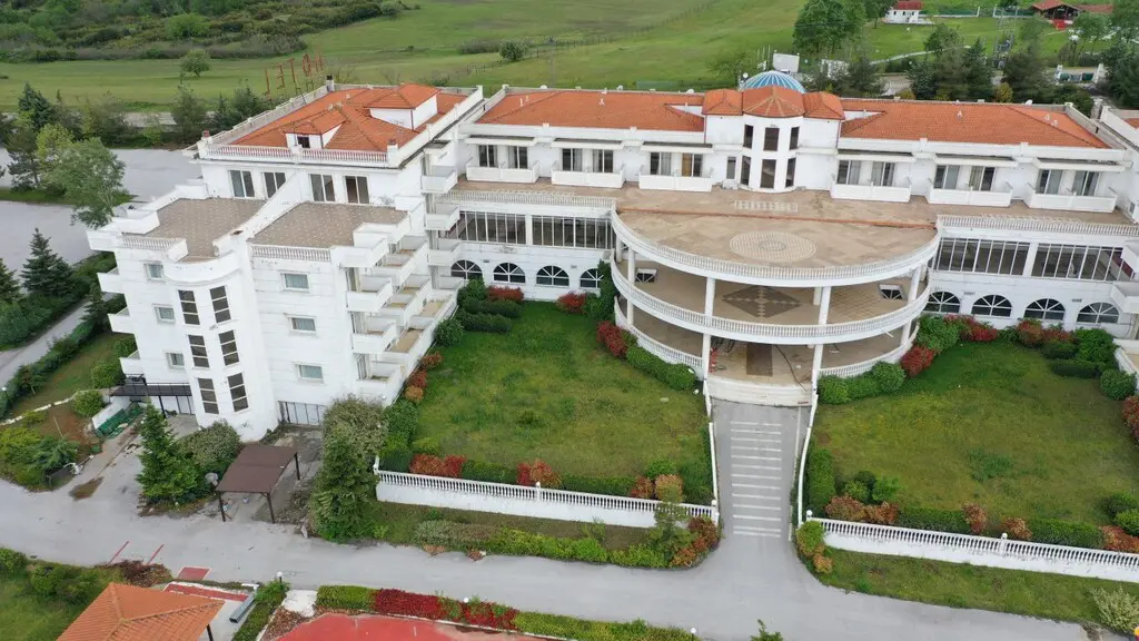 Hotel Of 4390 M² In The Suburbs Of Thessaloniki