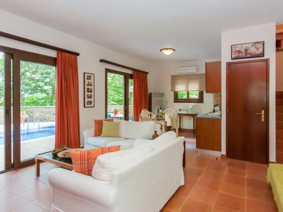 4-bedroom Villa In Innachori, Greece (160 M²)