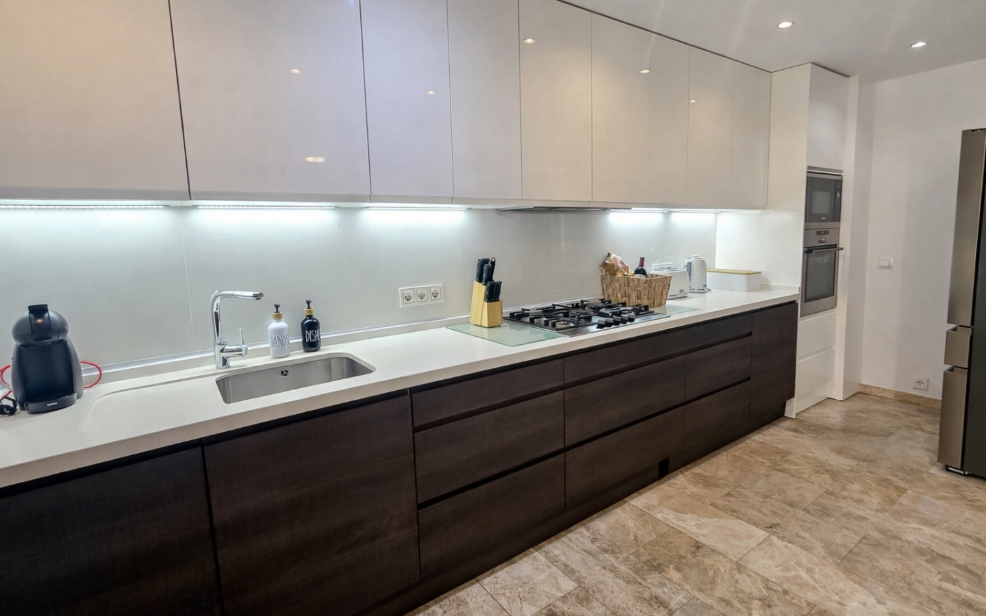 Los Almendros, San Pedro 3 Bedrooms Recently Renovated Apartment.