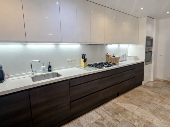 Los Almendros, San Pedro 3 Bedrooms Recently Renovated Apartment.
