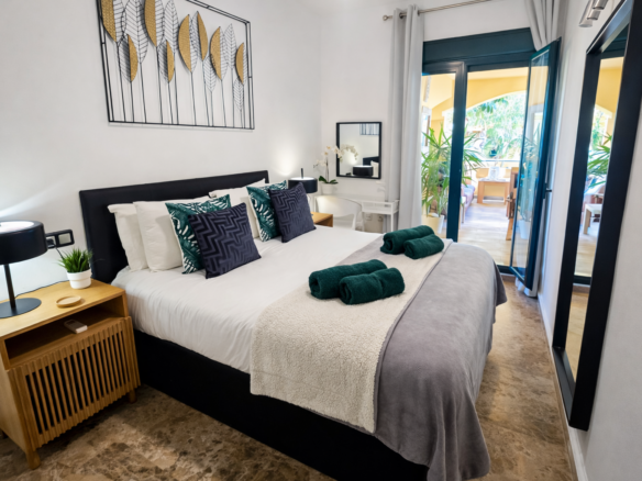 Los Almendros, San Pedro 3 Bedrooms Recently Renovated Apartment.