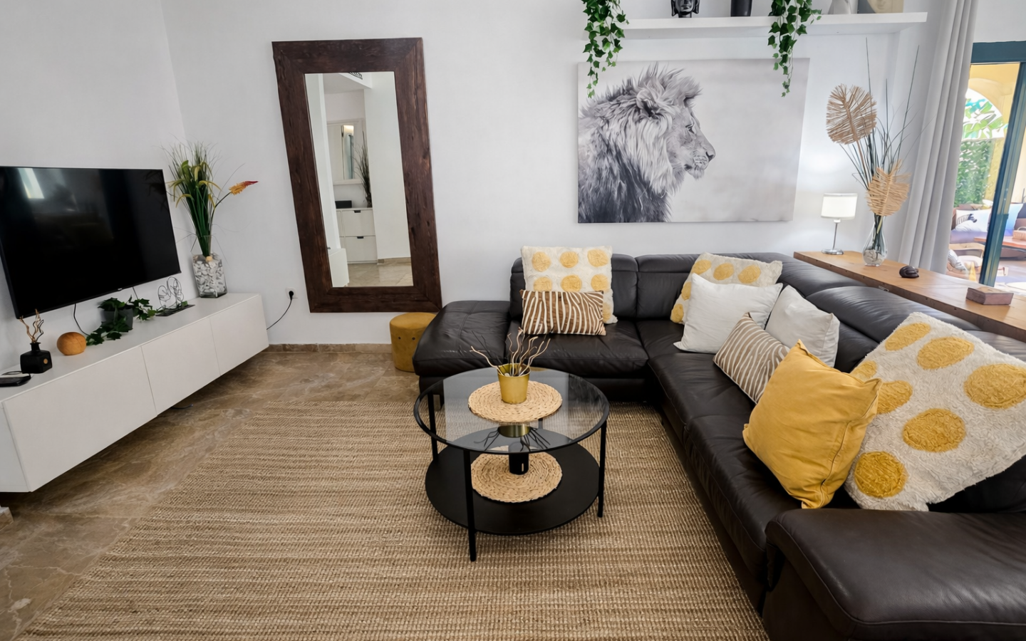Los Almendros, San Pedro 3 Bedrooms Recently Renovated Apartment.