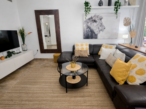 Los Almendros, San Pedro 3 Bedrooms Recently Renovated Apartment.