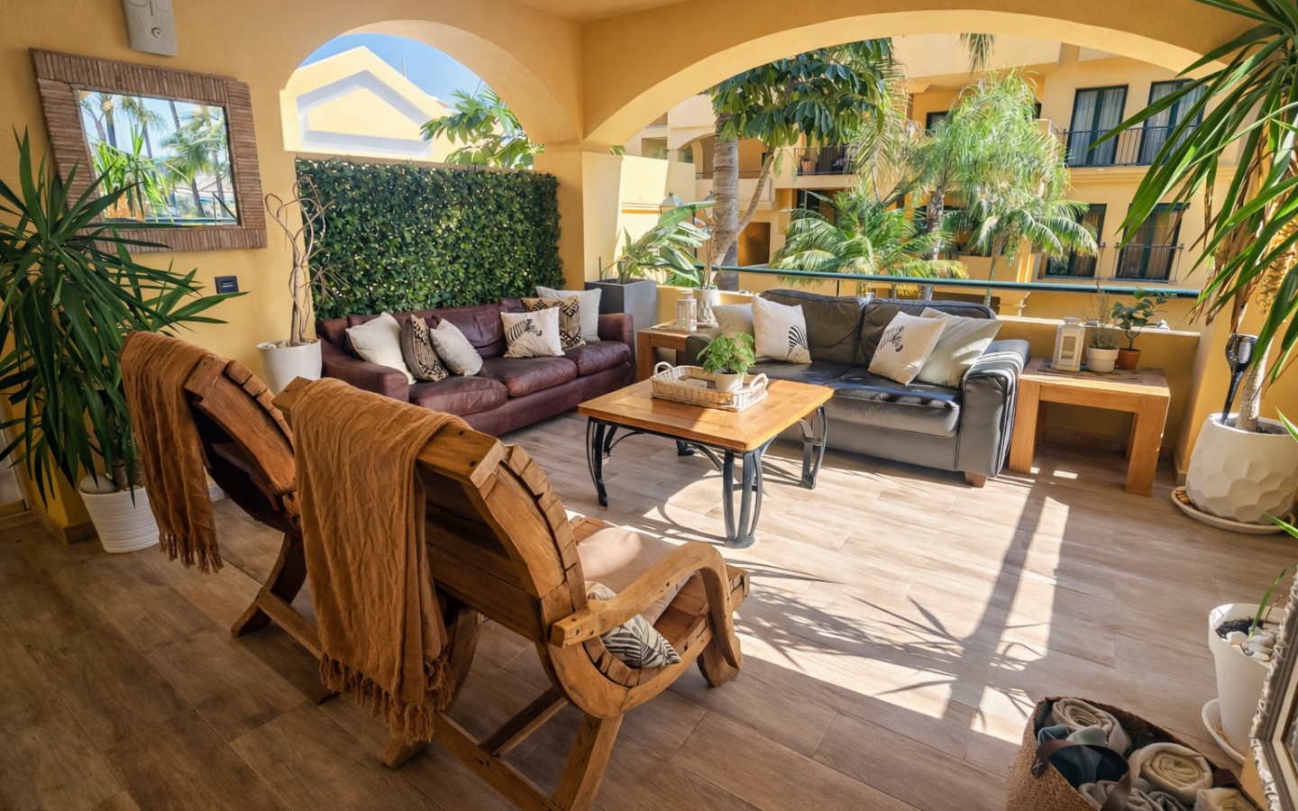 Los Almendros, San Pedro 3 Bedrooms Recently Renovated Apartment.