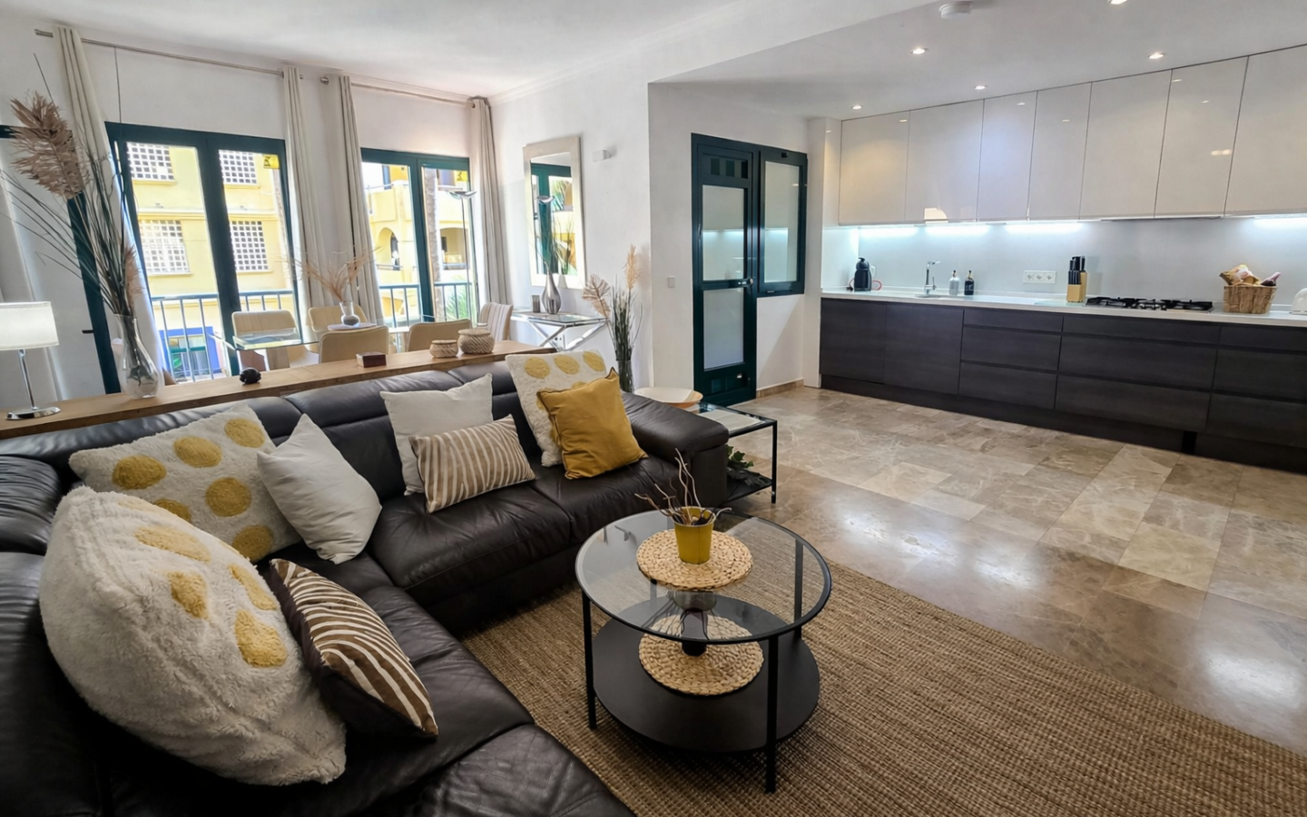 Los Almendros, San Pedro 3 Bedrooms Recently Renovated Apartment.